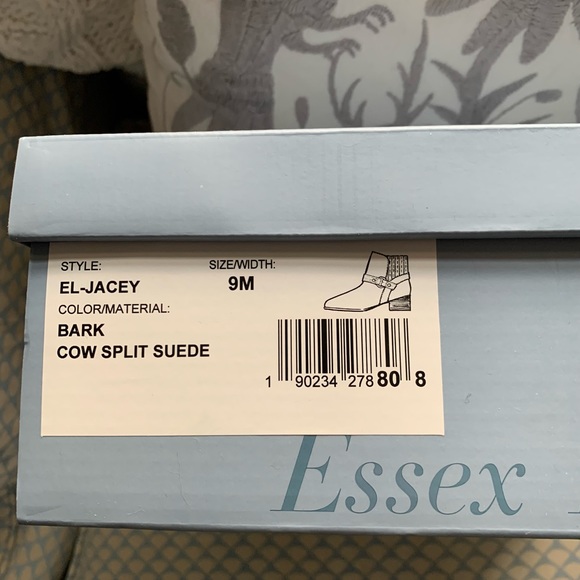 NEW! NIB Suede Bootie from Essex Lane Women’s 9M - Picture 8 of 9
